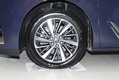 2026款 陸尊 尊享版-外觀-圖片-有駕