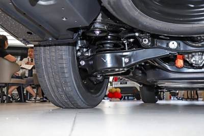 2026款 2.5L智能電混雙擎四驅尊貴版 7座-外觀-圖片-有駕 2026款 2.5L智能電混雙擎四驅尊貴版 7座-外觀-圖片-有駕