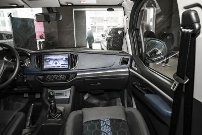 2024款 M5L 1.5T 手动舒适型 9座-内饰-图片-有驾