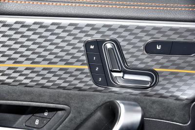 2024款 AMG CLA 45 S 4MATIC+ 燃擎当道特别版-内饰-图片-有驾