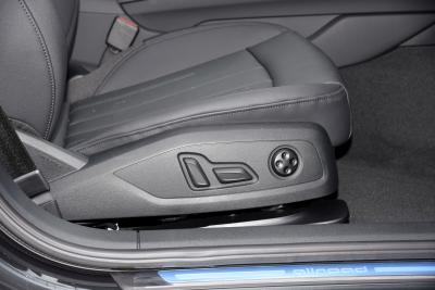 Audi A4(Import) Пространство 7
