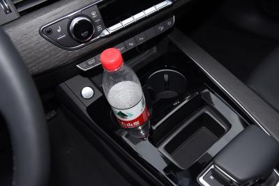 Audi A4(Import) Пространство 9