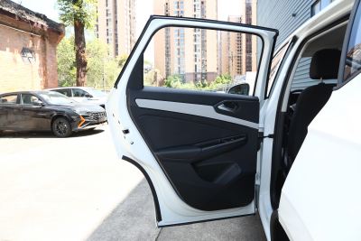 2024款 280TSI 手动先锋版-空间-图片-有驾