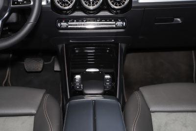 2024款 EQB 350 4MATIC-内饰-图片-有驾