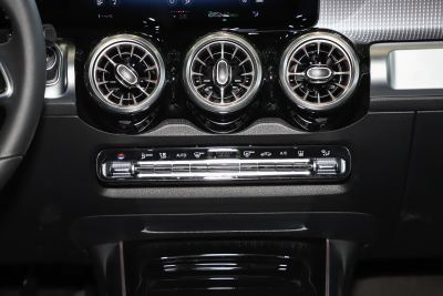 2024款 EQB 350 4MATIC-内饰-图片-有驾