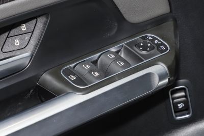 2024款 EQB 350 4MATIC-内饰-图片-有驾