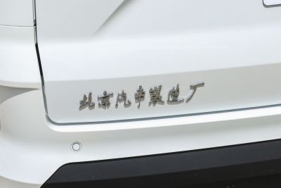 2025款 2.0L 自动长轴中级营运版 9座-外观-图片-有驾