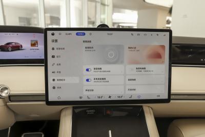 2024款 纯电 Ultra 四驱旗舰版-内饰-图片-有驾