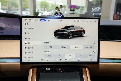 2024款 纯电 Ultra 四驱旗舰版-内饰-图片-有驾