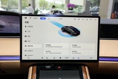 2024款 纯电 Ultra 四驱旗舰版-内饰-图片-有驾