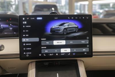 2024款 纯电 Ultra 四驱旗舰版-内饰-图片-有驾