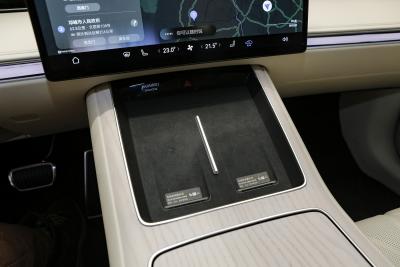 2024款 纯电 Ultra 四驱旗舰版-内饰-图片-有驾