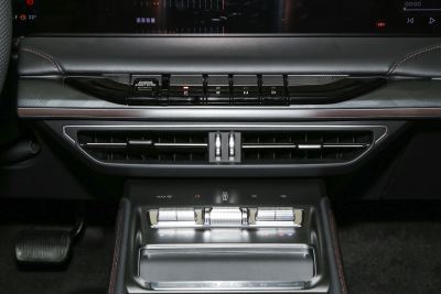 2025款 2.0T 尊逸版-内饰-图片-有驾