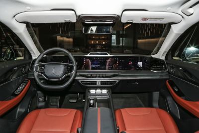 2025款 2.0T 尊逸版-内饰-图片-有驾