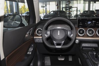 2021款 1.5T 两驱颜先锋-内饰-图片-有驾