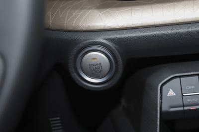 2021款 1.5T 两驱颜先锋-内饰-图片-有驾