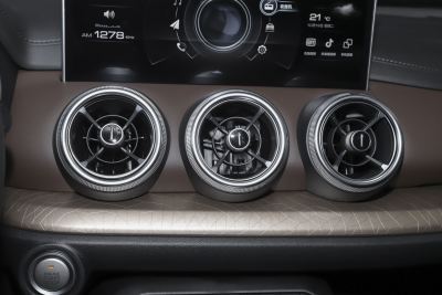 2021款 1.5T 两驱颜先锋-内饰-图片-有驾