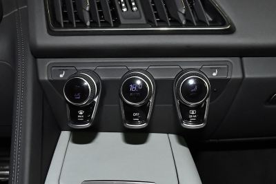 2022款 V10 Coupe performance-内饰-图片-有驾