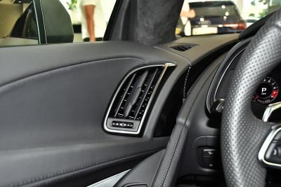 2022款 V10 Coupe performance-内饰-图片-有驾