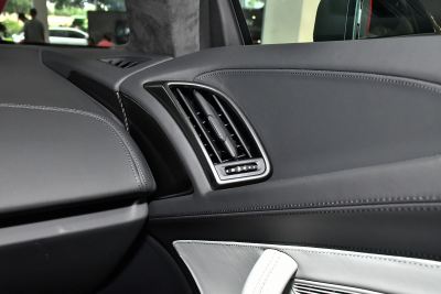 2022款 V10 Coupe performance-内饰-图片-有驾