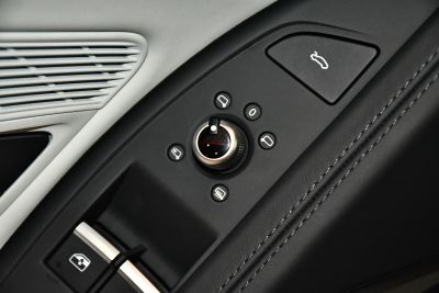 2022款 V10 Coupe performance-内饰-图片-有驾