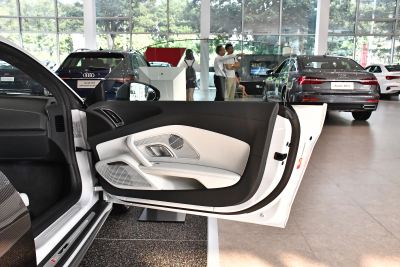 2022款 V10 Coupe performance-内饰-图片-有驾