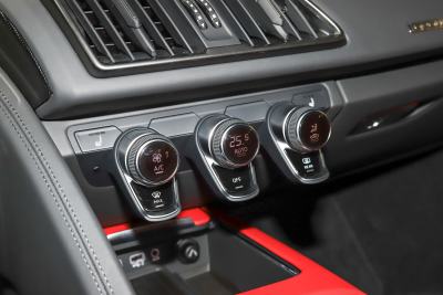 2022款 V10 Coupe performance-内饰-图片-有驾