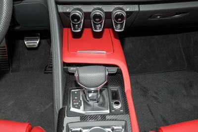 2022款 V10 Coupe performance-内饰-图片-有驾