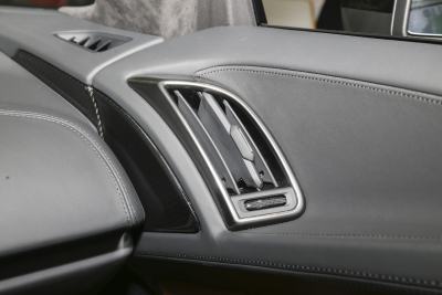 2022款 V10 Coupe performance-内饰-图片-有驾