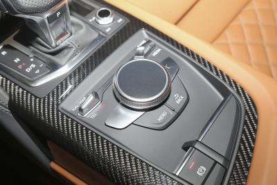 2022款 V10 Coupe performance-内饰-图片-有驾