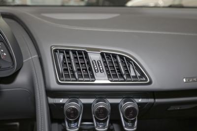 2022款 V10 Coupe performance-内饰-图片-有驾