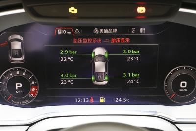 2022款 V10 Coupe performance-内饰-图片-有驾