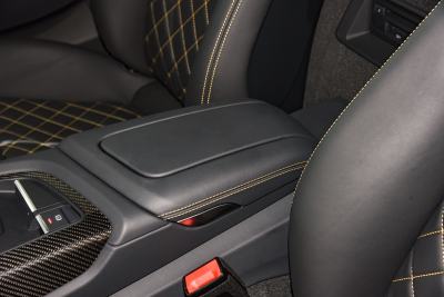 2022款 V10 Coupe performance-内饰-图片-有驾
