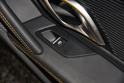 2022款 V10 Coupe performance-内饰-图片-有驾