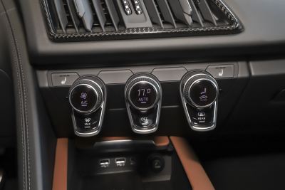 2022款 V10 Coupe performance-内饰-图片-有驾