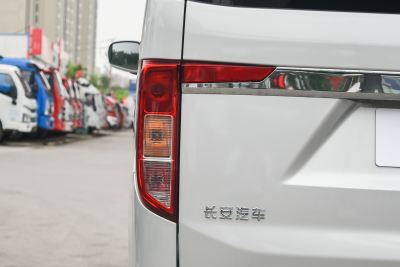 2021款 豪华版6座客车汇川系统-外观-图片-有驾