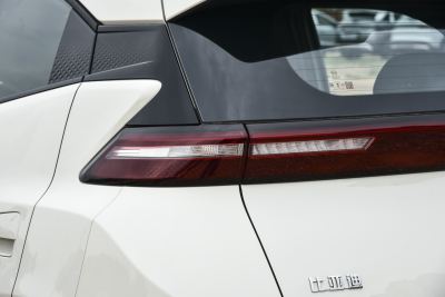 2026款 305km 活力版-外观-图片-有驾