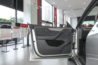 「Model Y L」空间图片-颜色-图片大全-有驾
