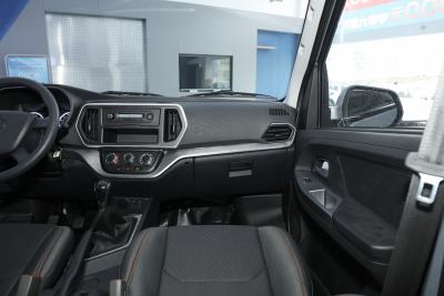 2023款 1.6L CNG舒适型客车6座-内饰-图片-有驾