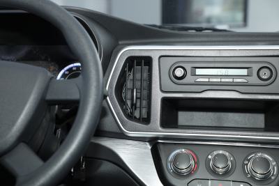 2023款 1.6L CNG舒适型客车6座-内饰-图片-有驾
