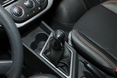 2023款 1.6L CNG舒适型客车6座-内饰-图片-有驾