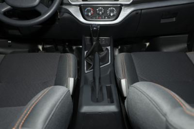 2023款 1.6L CNG舒适型客车6座-内饰-图片-有驾