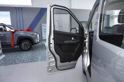 2023款 1.6L CNG舒适型客车6座-内饰-图片-有驾