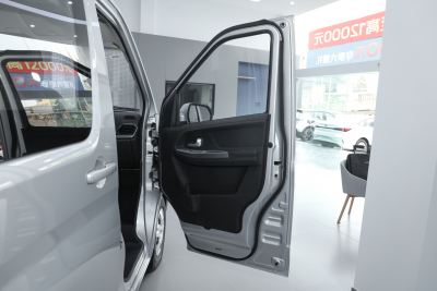 2023款 1.6L CNG舒适型客车6座-内饰-图片-有驾