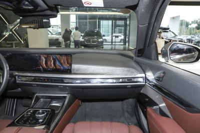 2023款 740Li 尊享型 豪华套装-内饰-图片-有驾