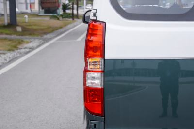 2025款 1.5L 冠军版客车 5/6/7座 中央空调 对开门-外观-图片-有驾