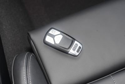 2025款 quattro 45周年典藏版 45 TFSI 臻选动感型-内饰-图片-有驾