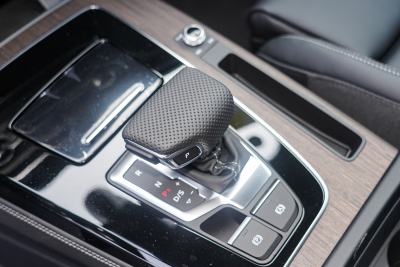 2025款 quattro 45周年典藏版 45 TFSI 臻选动感型-内饰-图片-有驾