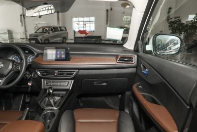 2023款 2.0L 手动基本型-内饰-图片-有驾 2023款 2.0L 手动基本型-内饰-图片-有驾