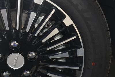 2026款 2.0L 自动长轴豪华型 9座-外观-图片-有驾